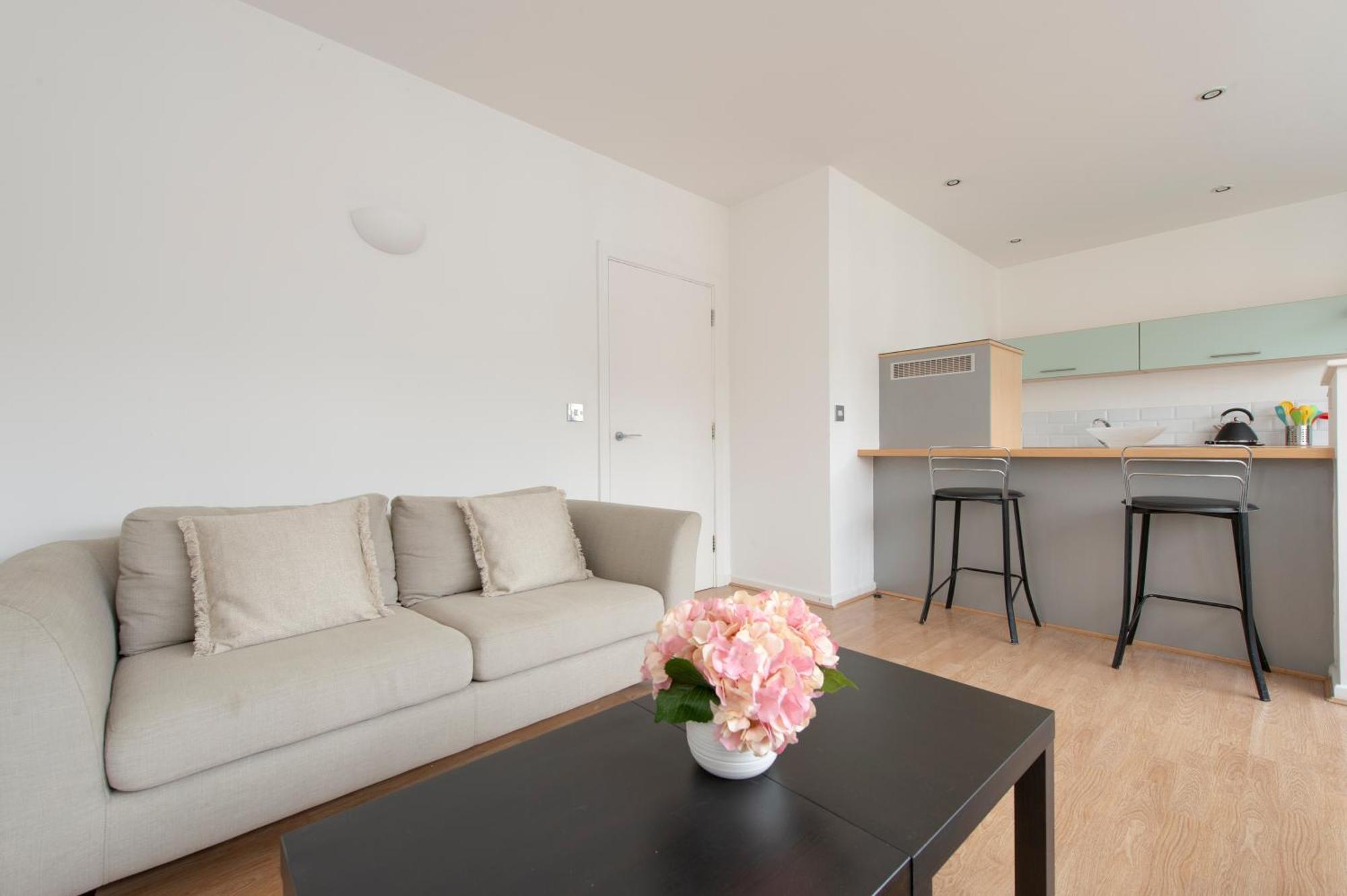 Modern Luxury Apartment By Bow Road Station Londyn Zewnętrze zdjęcie